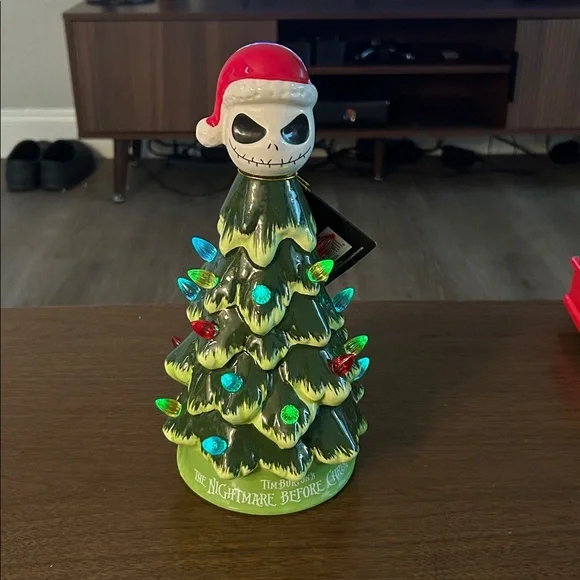 Nightmare Before Christmas LED light up ceramic Christmas tree - Picture 3 of 8